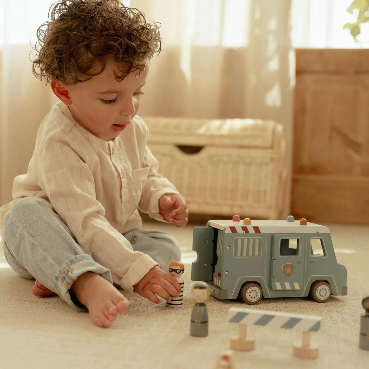 LITTLE DUTCH. Police Van